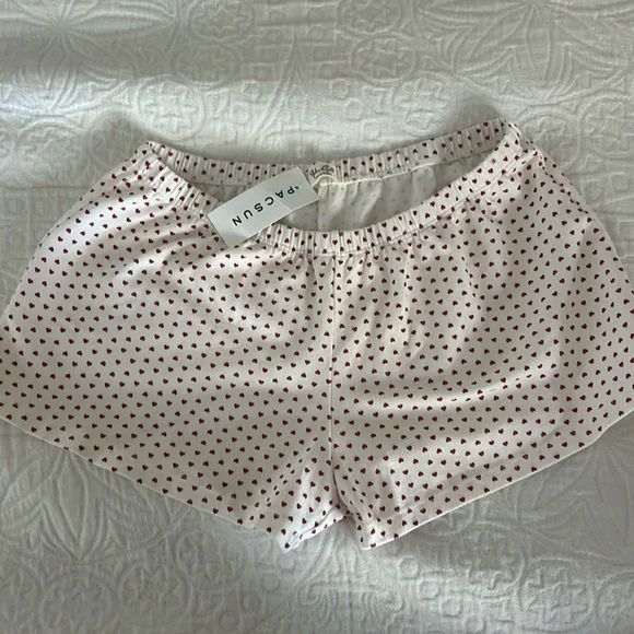 Brandy Melville heart shorts - Picture 1 of 3
